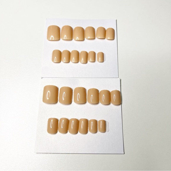 24pc Nude Tan Press-On Nail Set | Glossy Neutral Nails |Short Square Shape - Picture 2 of 2